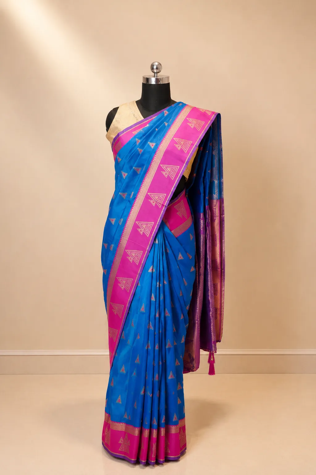 Exquisite Royal Blue & Magenta Kanjivaram Art Silk Saree